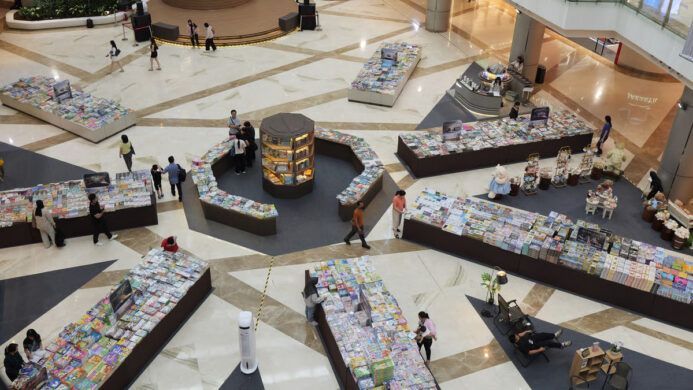 THE BOOK LAB VOL 2 Hadir di PIK Avenue Mengajak Pengunjung Menjelajahi Jendela Dunia (1)