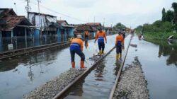 Cuaca Ekstrem dan Banjir Ganggu KA, Jalur Sragi–Pekalongan Normal Kembali