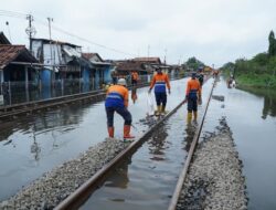 Cuaca Ekstrem dan Banjir Ganggu KA, Jalur Sragi–Pekalongan Normal Kembali