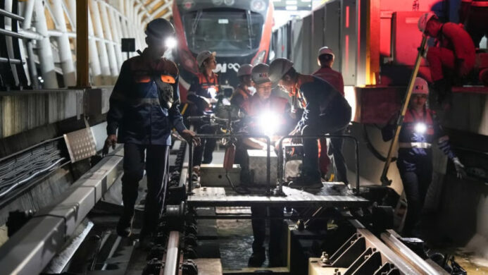 LRT Jabodebek Manfaatkan Waktu Malam untuk Pastikan Jalur Aman dan Andal Setiap Pagi (1)