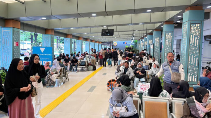 72 Keberangkatan Kereta Api dari Daop 1 Jakarta Normal 100 Persen