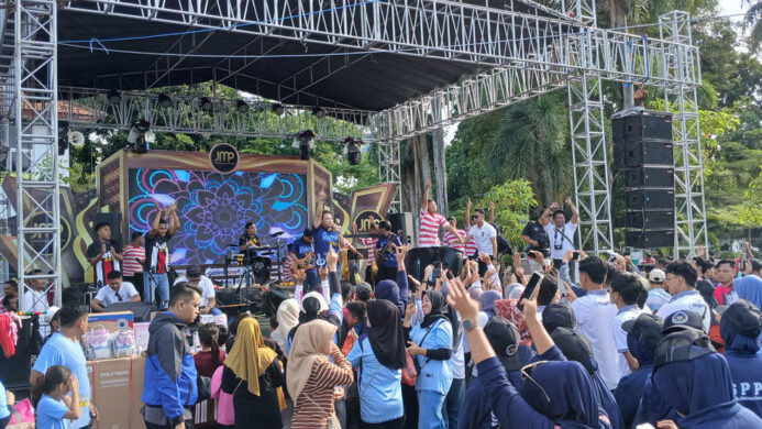 Dari Balik Jeruji ke Panggung Rakyat Nato Band & Musik Daul Lapas Pamekasan Guncang Ribuan Warga Pamekasan (1)