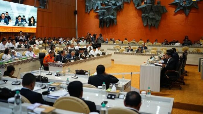 Rapat Kerja Kementerian PU Bersama Komisi V DPR RI
