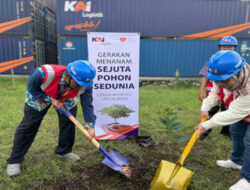Dukung Gerakan Satu Juta Pohon, KAI Logistik Konsisten Tegaskan Komitmen Lingkungan