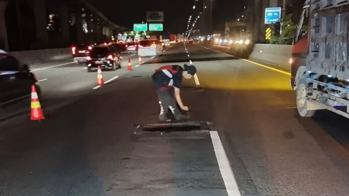 Perbaikan kondisi jalan di Ruas Tol Jakarta–Cikampek (2)