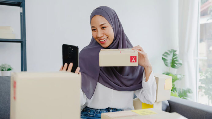Pengiriman Logistik Jelang Ramadan Diprediksi Naik Hingga 30 Bagaimana Kesiapan Customer Service Anda (1)