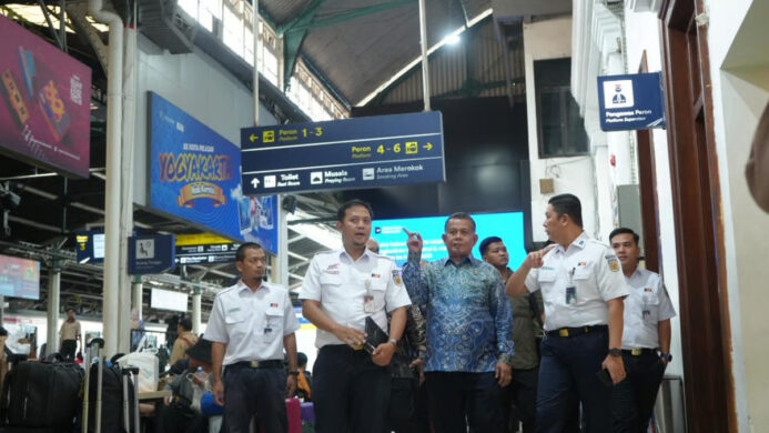 Wakil Menteri UMKM Apresiasi Pemanfaatan Ruang Bagi UMKM di Stasiun Yogyakarta (1)