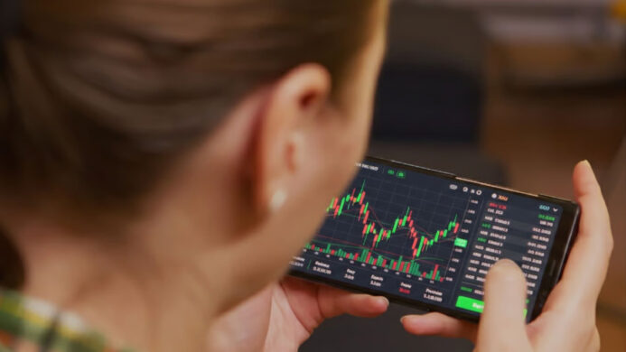 Harga Emas (XAU USD) 16 Februari 2026 Stabil di 4 993 Pasar Tunggu Sinyal The Fed (1)