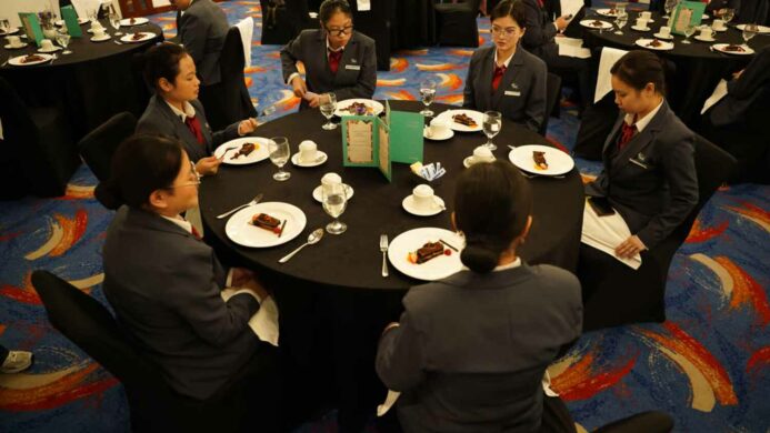 Langsung Terjun Bersama Industri Program Hotel Management BINUS University Berikan Pengalaman Table Manner dan Operasional Hotel di Le Meridien Jakarta