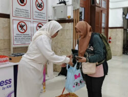 KAI Daop 9 Jember Sediakan Takjil dan Buka Puasa Gratis Bagi Penumpang serta Masyarakat