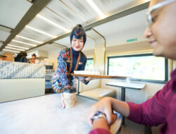 Selama Bulan Ramadhan, Kuliner Kereta Siapkan Menu Takjil untuk Penumpang Kereta Api