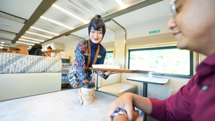 Kuliner Kereta Siapkan Menu Takjil untuk Penumpang Kereta Api