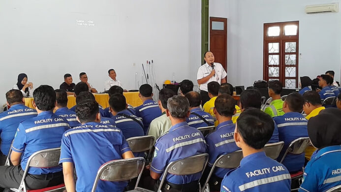 Tingkatkan Standar Pelayanan Kebersihan saat Angleb KAI Services Gelar Pembinaan Petugas Cleaning di Regional Yogyakarta