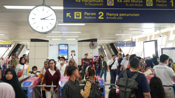 Mobilitas Ramadan Meningkat Pengguna LRT Jabodebek Tembus 126 Ribu Penumpang per Hari (1)