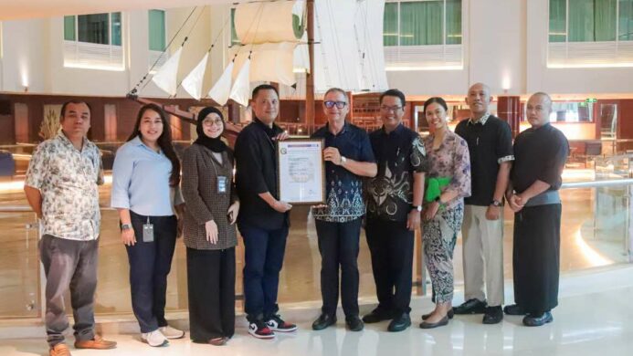 SUCOFINDO kembali Serahkan Sertifikat Hotel Bintang 5 Berbasis Risiko di Bali