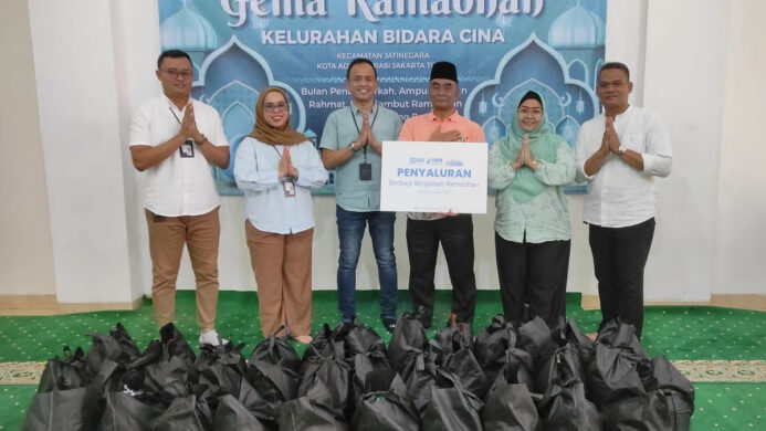 Wujudkan Kepedulian di Bulan Suci BRI KC Jakarta Otista Salurkan Bingkisan untuk Anak Yatim melalui Kelurahan Bidara Cina (1)