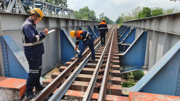 Pegawai KAI Tidak Libur Lebaran