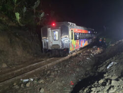 Evakuasi Selesai, Jalur Maswati – Sasaksaat Kembali Dapat Dilalui: KA Pertama Melintas Pukul 03.20 WIB