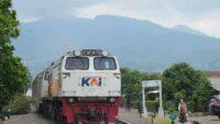 Untuk Keselamatan dan Kelancaran Perjalanan, Sejumlah KA Dialihkan Melewati wilayah Daop 2 Bandung Imbas Gangguan Perjalanan KA di Stasiun Bumiayu