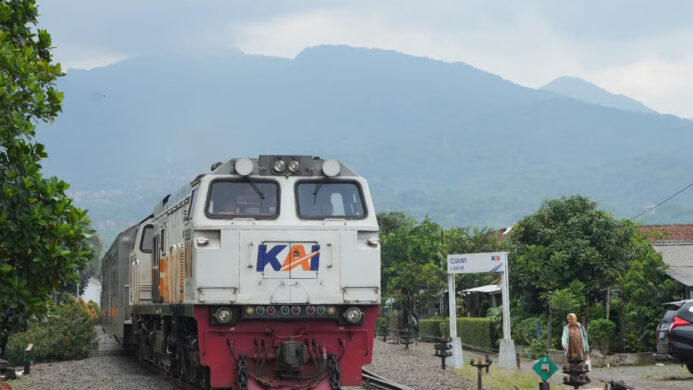 Sejumlah KA Dialihkan Melewati wilayah Daop 2 Bandung Imbas Gangguan Perjalanan KA di Stasiun Bumiayu