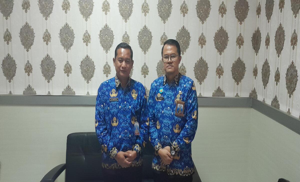 Wakil Direktur Bidang Pelayanan RSUD Cilacap, dr. Wartoyo (kiri)