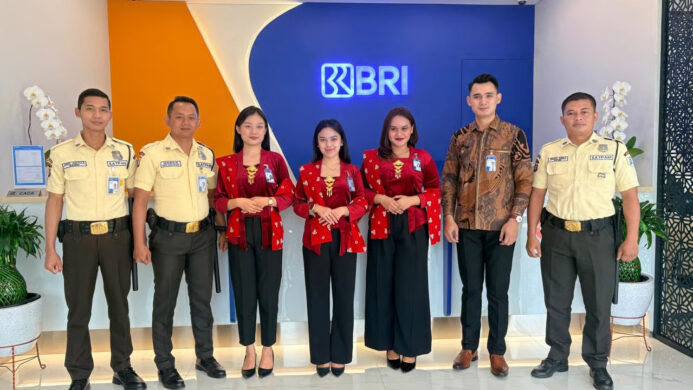 Semarak Hari Kartini Pekerja BRI Branch Office Pantai Indah Kapuk Tampil Elegan dengan Kebaya Merah