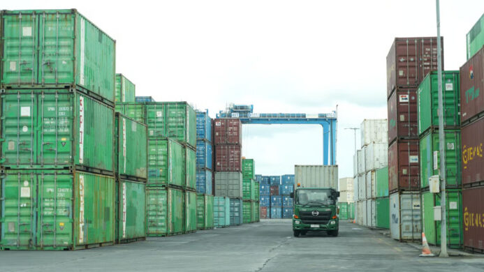 Pelindo Terminal Petikemas Tunjukkan Kinerja Positif