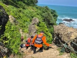 1 Pemancing Jatuh di Pantai Lampon Kebumen, SAR Gabungan Lakukan Penyisiran
