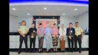 Peringati Hari Kartini, Frontliner BRI Branch Office Rawamangun Tampil Anggun Berkebaya