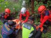 tim sar gabungan evakuasi korban yang ditemukan meninggal di curug ciputut purbalingga