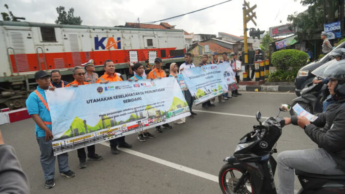 KAI Daop 2 Bandung Imbau Masyarakat Disiplin Berlalu Lintas di Perlintasan Sebidang