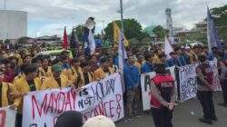 Unjuk Rasa Aliansi Mahasiswa Banyumas Warnai Hari Buruh