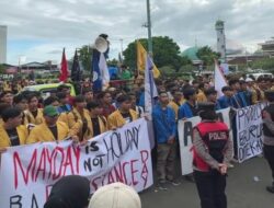 Unjuk Rasa Aliansi Mahasiswa Banyumas Warnai Hari Buruh