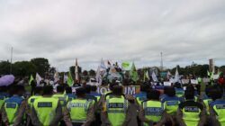 Polresta Cilacap Mengawal Kegiatan Aksi Aliansi Buruh Cilacap