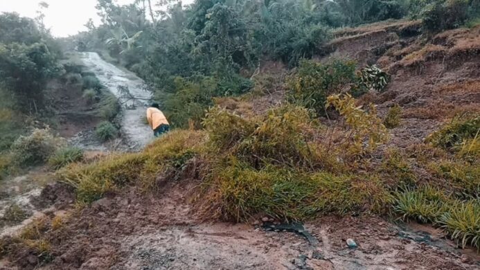 Hujan Deras Sebabkan Bencana Pergerakan Tanah dan Longsor di Dayeuhluhur Cilacap