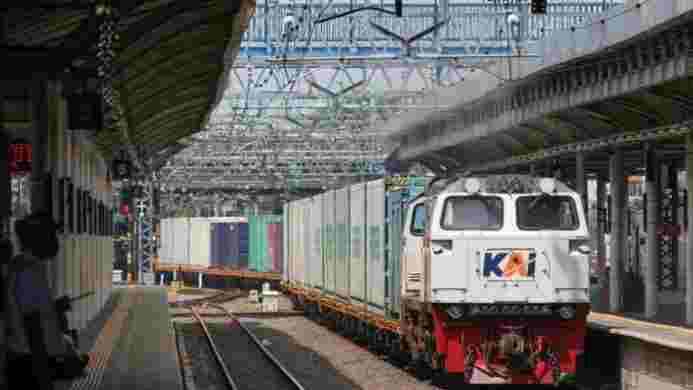 KAI Logistik Jaga Ketahanan Distribusi Nasional Selama Libur Akhir Pekan Kenaikan Yesus Kristus (1)