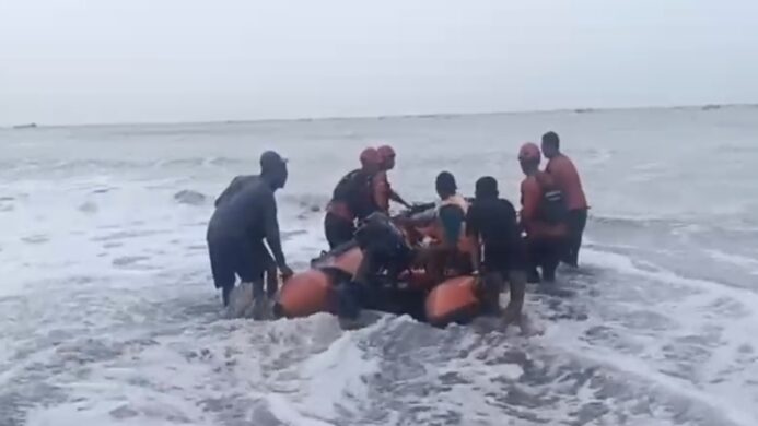 SAR Gabungan lanjutkan pencarian di hari ke-3 Remaja hilang terbawa arus Pantai Entak Kebumen