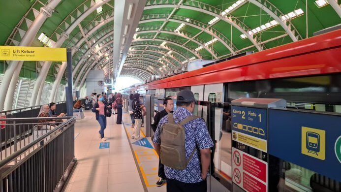 228 Ribu Orang Pilih LRT Jabodebek untuk Wisata dan Aktivitas Kota