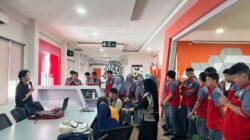 150 Siswa SMK Telkom Makassar Kunjungi Telkom AI Center