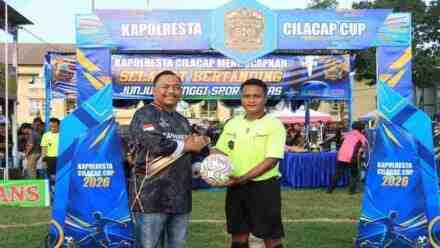 Antusiasme Penonton Ramaikan Kapolresta Cilacap Cup 2026 di Kroya