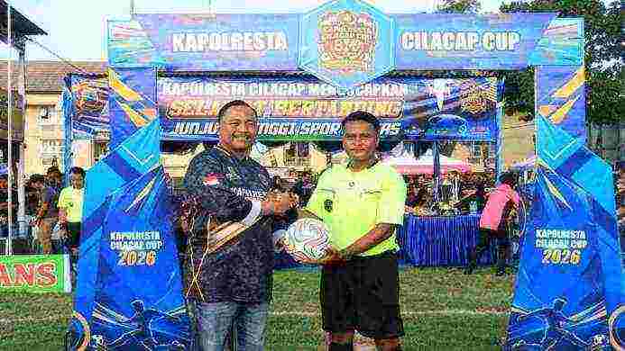 Kapolresta Cilacap, Kombes Pol Dr Budi Adhy Buono resmikan kegiatan Kapolresta Cup 2026 di Lapangan Bhayangkara Kroya