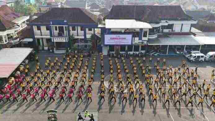 Polresta Cilacap Gelar Olahraga Bersama Perkuat Soliditas Personel