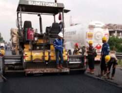 Tingkatkan Kualitas Perkerasan Jalan, PT Jasamarga Tollroad Maintenance Laksanakan Pekerjaan Pemeliharaan di Ruas Tol Semarang