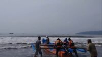 Basarnas Cilacap Lakukan Pencarian Terhadap Nelayan yang Jatuh di Laut
