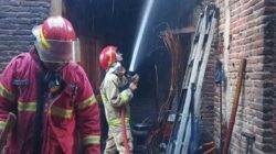 Korsleting Listrik, Sebuah Rumah di Kesugihan Cilacap Terbakar