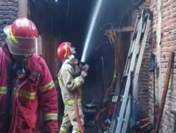 Korsleting Listrik, Sebuah Rumah di Kesugihan Cilacap Terbakar