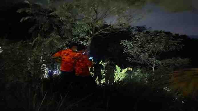 Tim Sar Gabungan melakukan pencarian terhadap seorang Lansia yang Hilang di Hutan Karangmoncol, Purbalingga
