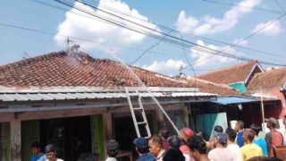 Hubungan Arus Pendek, Sebuah Rumah di Majenang Cilacap Terbakar