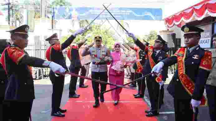 Penuh Haru dan Kebersamaan, Farewell dan Welcome Parade Tandai Estafet Kepemimpinan di Polresta Cilacap