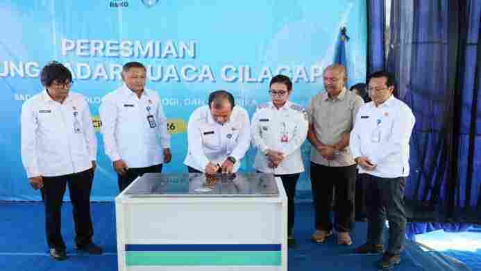guna perkuat deteksi dini cuaca ekstrem, BMKG Operasikan Radar Cuaca S-Band di Cilacap (dok. BMKG)